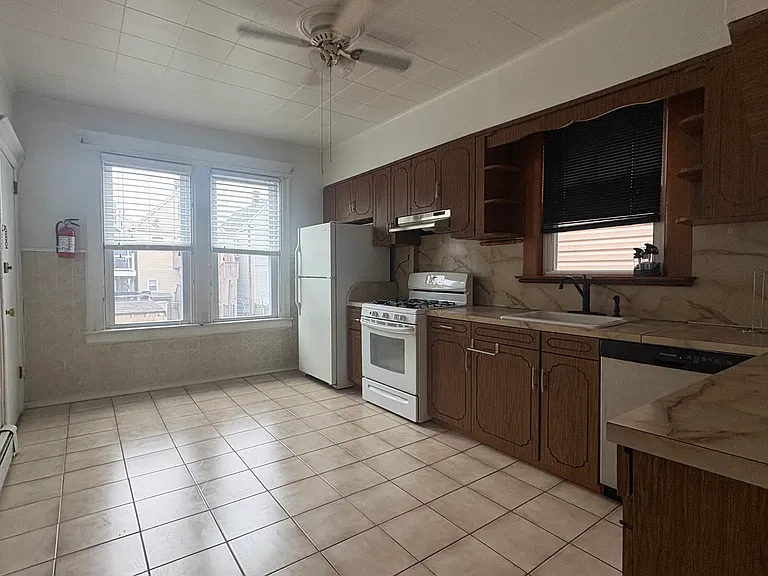 143 Elm St #2 — Photo 8