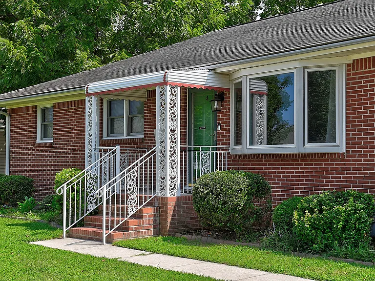 309 Beck St — Photo 48