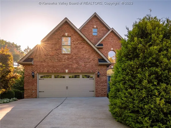 201 Georgetown Pl, Charleston, WV 25314