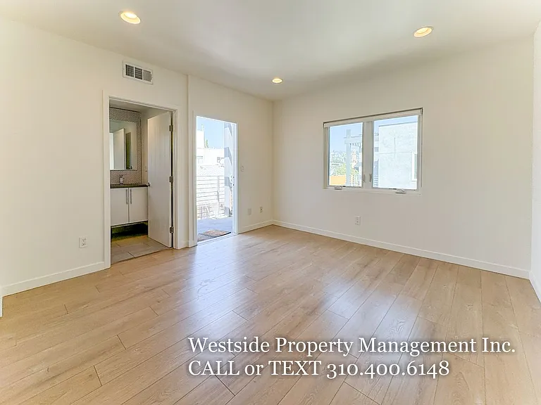6546-6548 1/2 La Mirada Ave — Photo 14