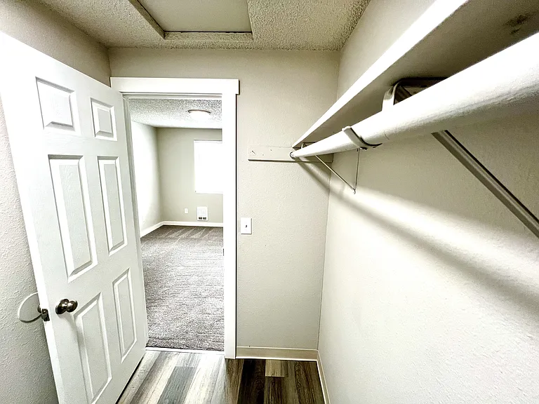 Alpine Apartments — Photo 7