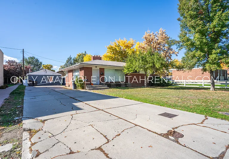 639 N 600 W — Photo 3