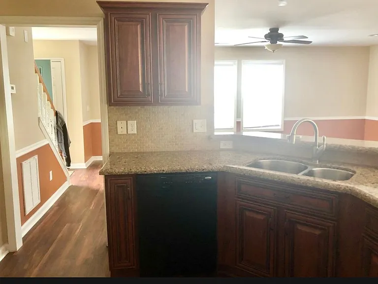 4712 Tommans Trl — Photo 4
