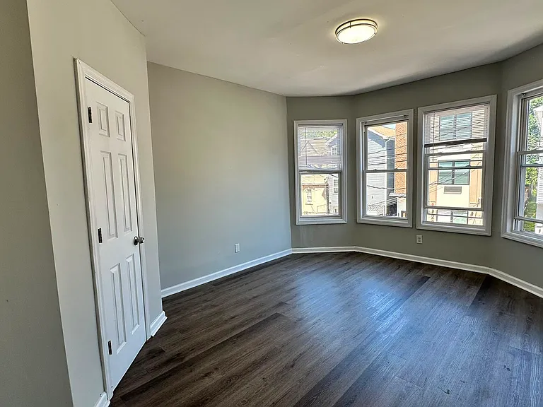 204 Governor St #2E — Photo 10