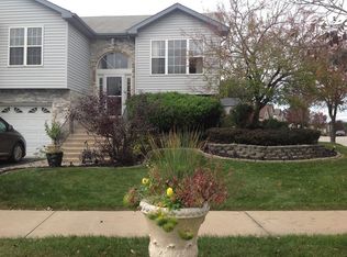 831 Mary Byrne Dr, Sauk Village, IL
