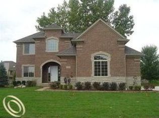39254 Nautical Ln, Harrison Township, MI 48045