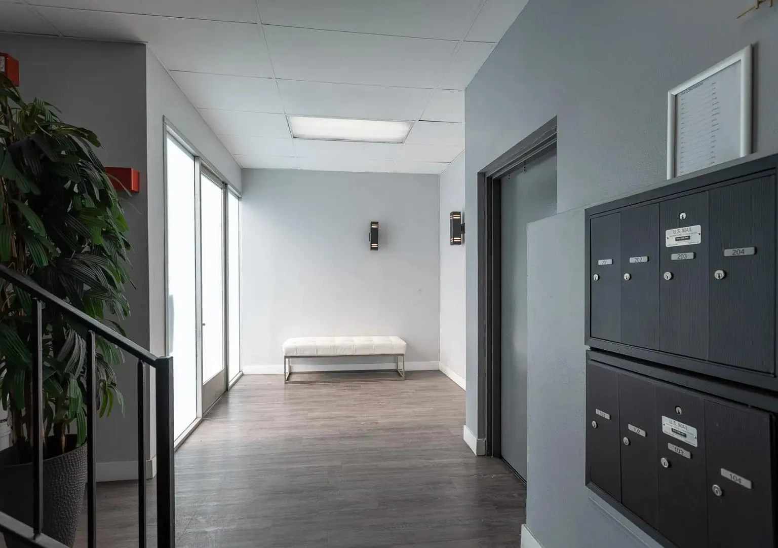 314 South Manhattan Place — Photo 3