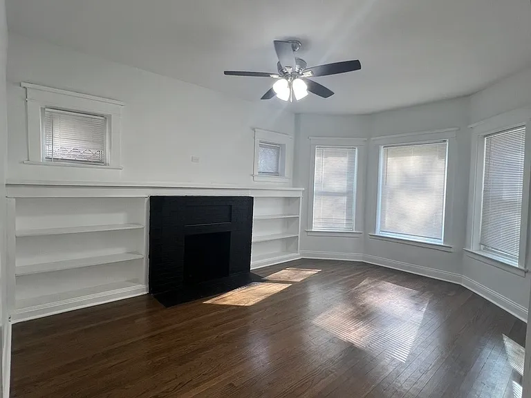 6151 S Langley Ave #1 — Photo 2