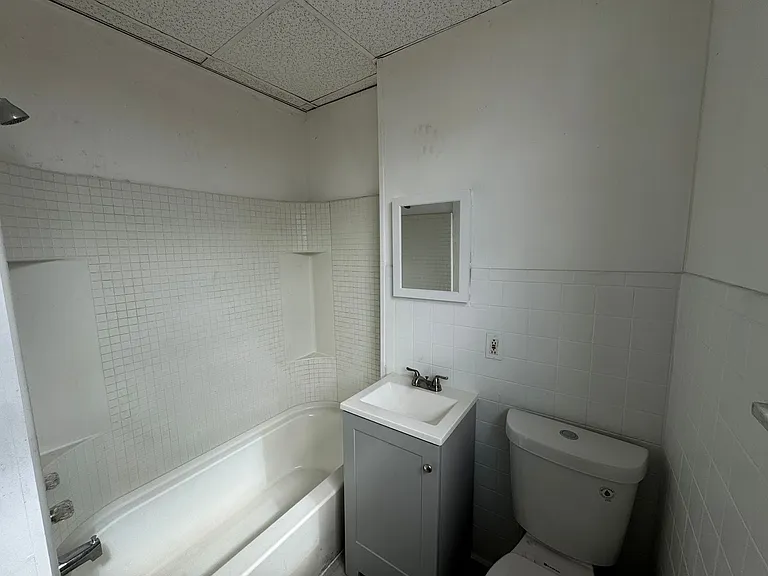 211 Reifert St — Photo 2