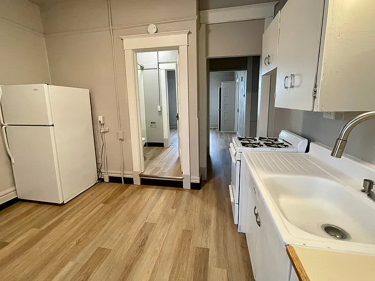 106 S Cedar St — Photo 25