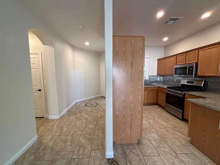1129 Evening Ridge St — Photo 8