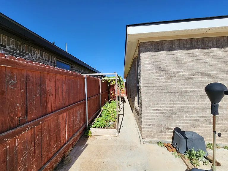 2304 Boise Dr — Photo 8