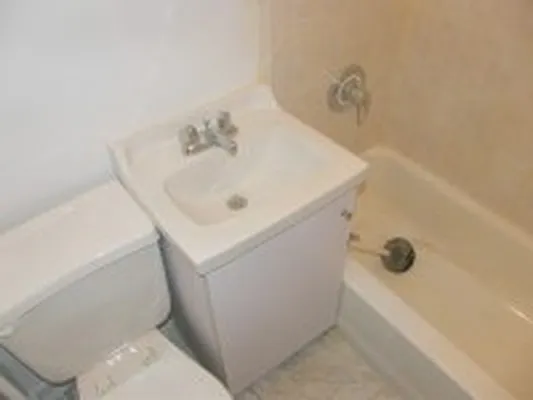 Rented by DSA Realty | media 39