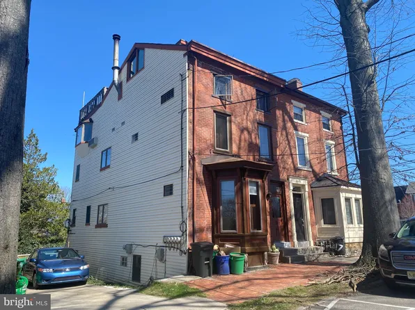 319 W 2nd St, Media, PA 19063