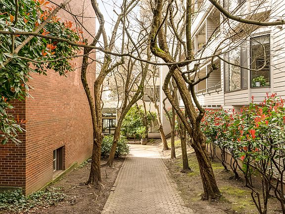5th image of 211 Summit Ave E APT 114