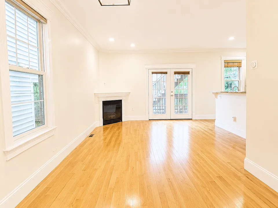 6 Vinton St #2