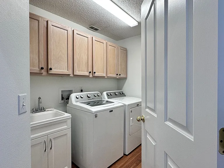 7468 Aprelle Dr — Photo 43