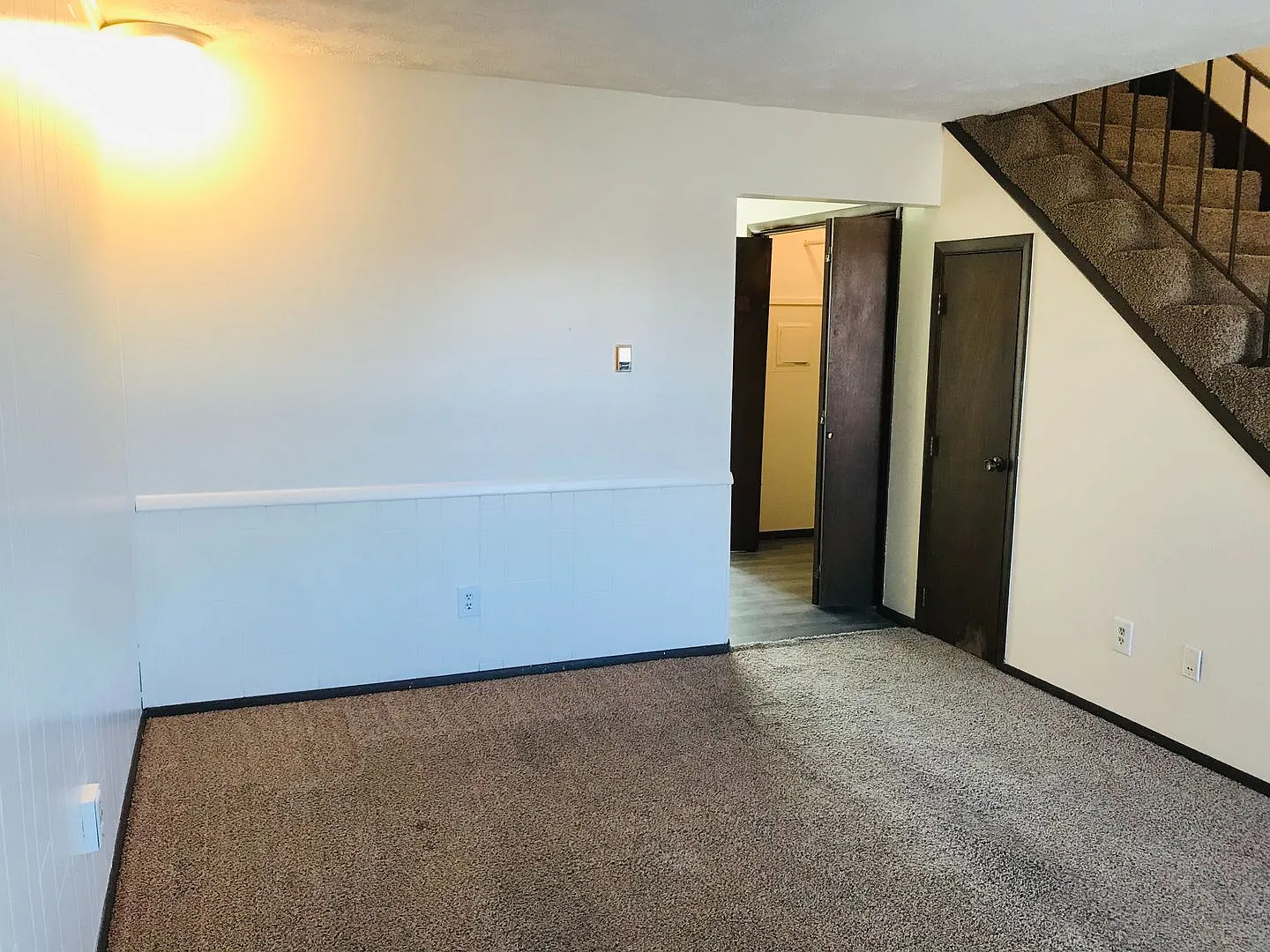 2 Bedroom 1.5 bathroom Townhome — Photo 3