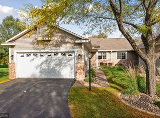 520 Deer Ridge Ln S, Maplewood, MN 55119