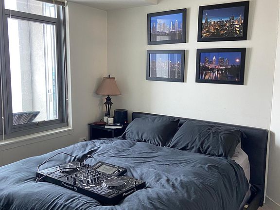 3rd image of 365 N Jefferson St APT 3511
