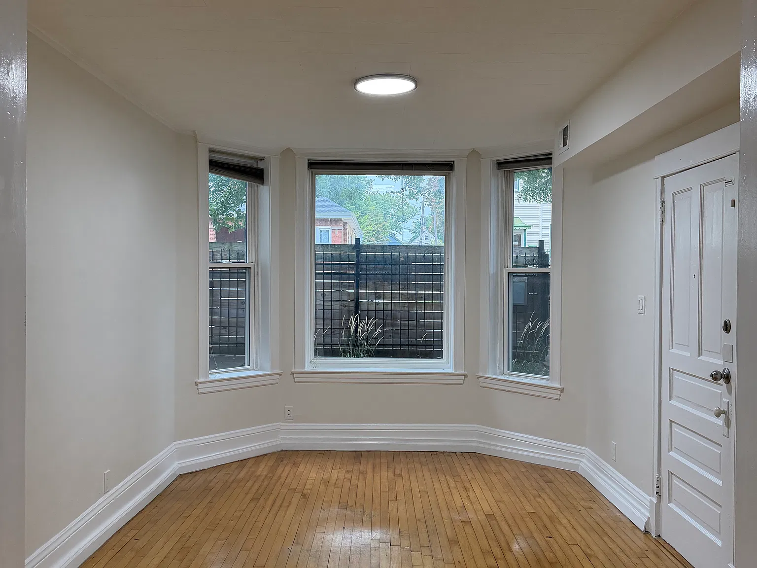 2 bed, 1100 sqft, $2,350 — Photo 4