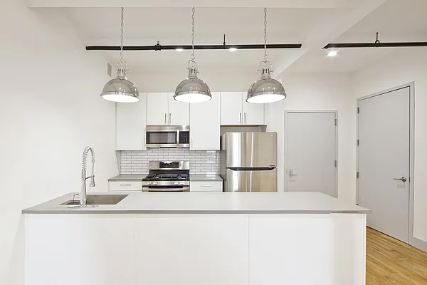 Rented by Bold New York | media 23