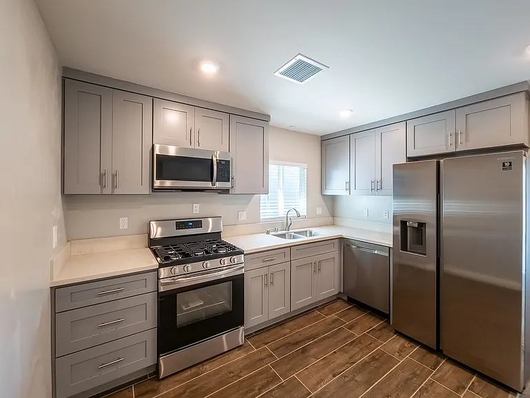 5258 Denny Ave — Photo 8