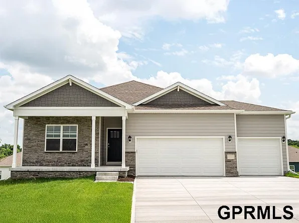 10618 Bearcreek Dr, Papillion, NE 68046