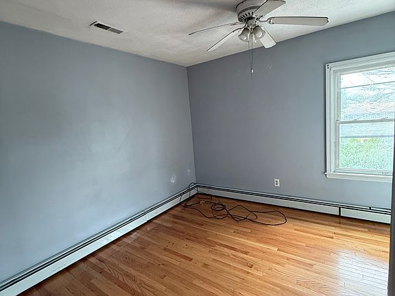 5th image of 143 S Clarendon St Floor 2
