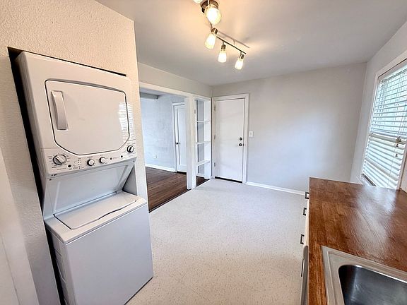 3rd image of 509 NW 29th St APT 2