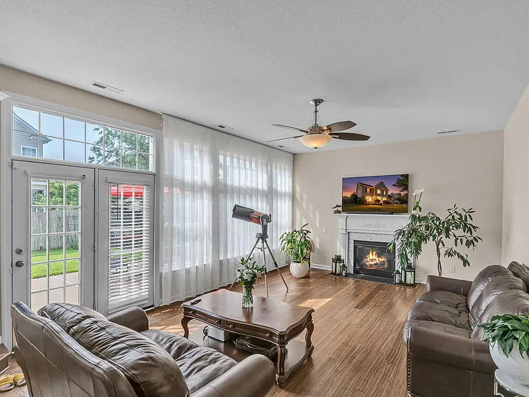 2404 Caitlan Loch Ln — Photo 60