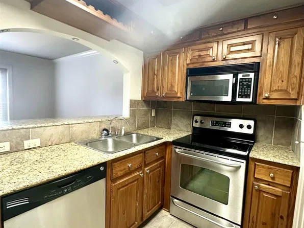 2045 N 3rd St APT 410, Baton Rouge, LA 70802