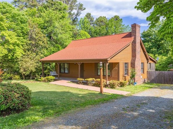 2615 Lynn Dr, Burlington, NC 27215