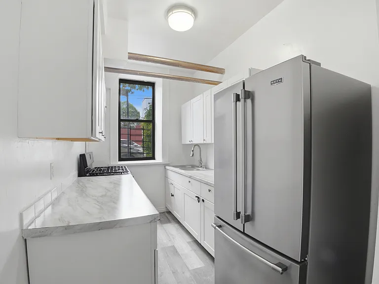 762 Brady Ave #BASEMENT — Photo 4