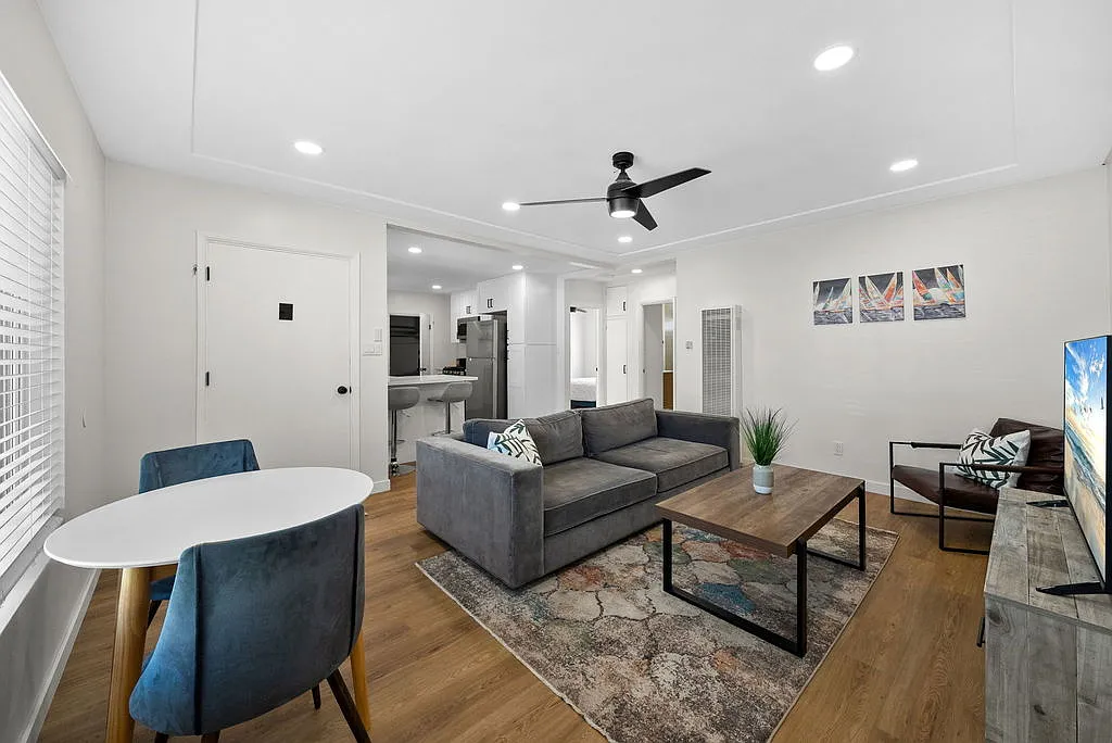 2 bed, 1.0 bath, $6,625 — Photo 4