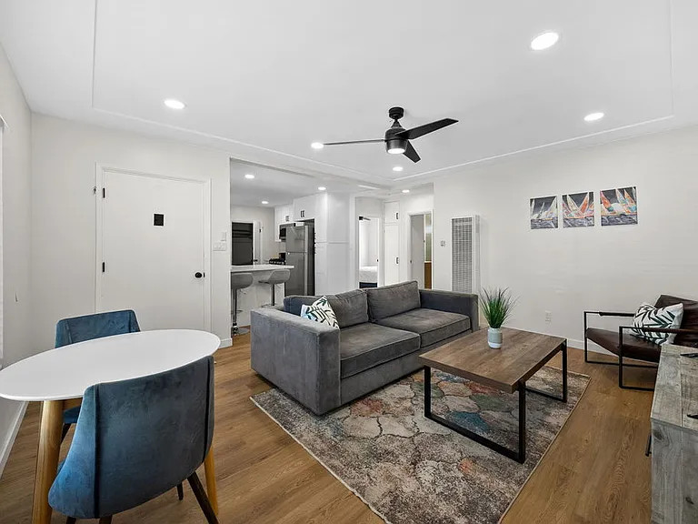 3121 Emerson St — Photo 4