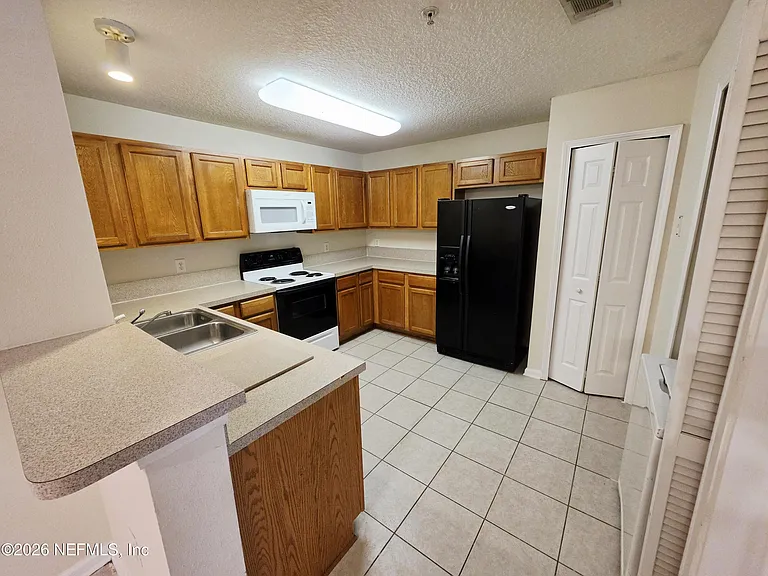 9505 Armelle Way #15 — Photo 11