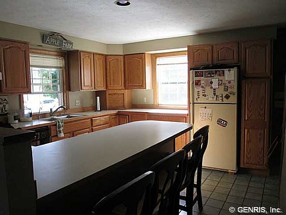 3rd image of 2393 Westside Dr