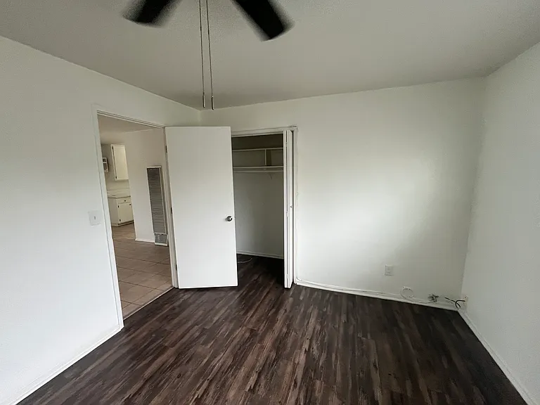 6544 S Pickering Ave #E — Photo 11