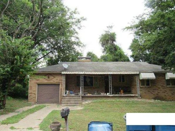 2215 Tibbitt St, Alton, IL 62002