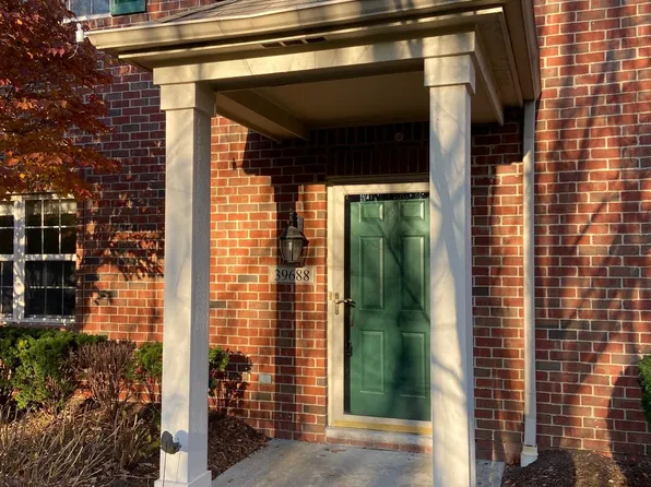 39688 Rockcrest Ln, Northville, MI 48168