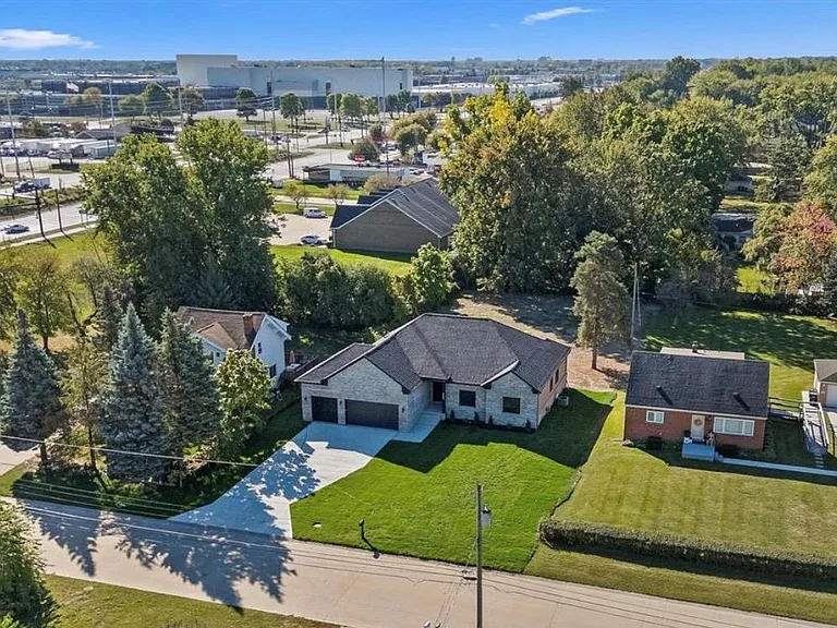 5636 Paris Dr — Photo 36