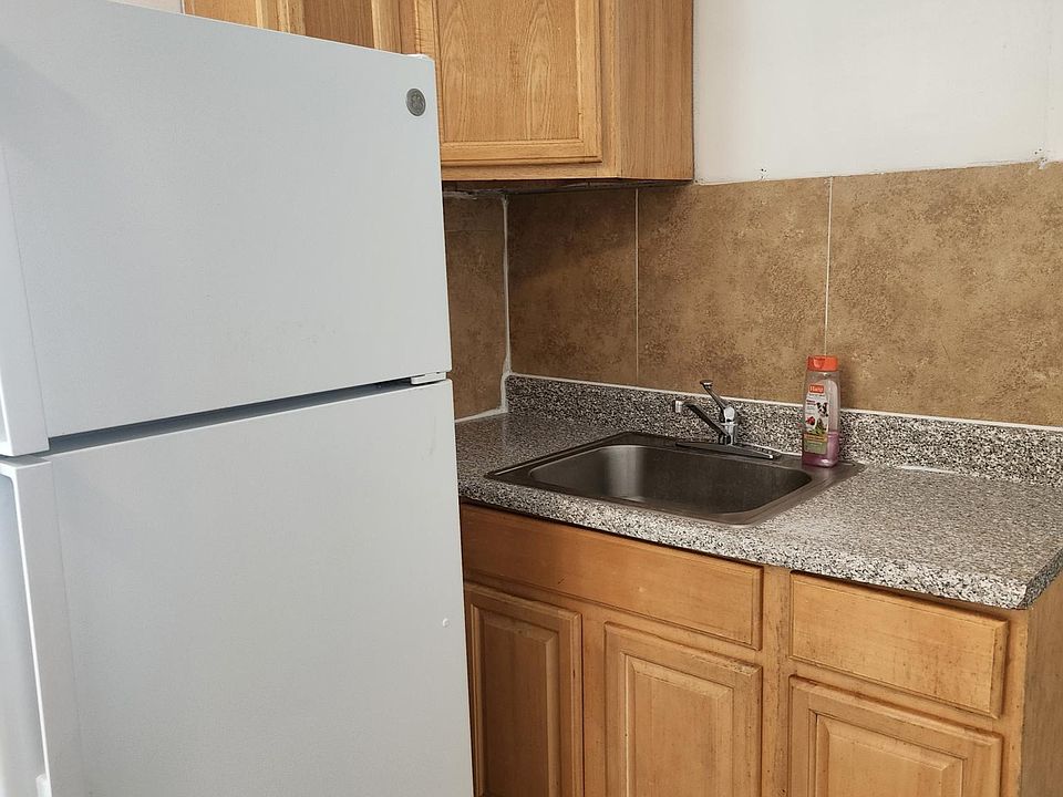 1st image of 1106 Albion Ave #1