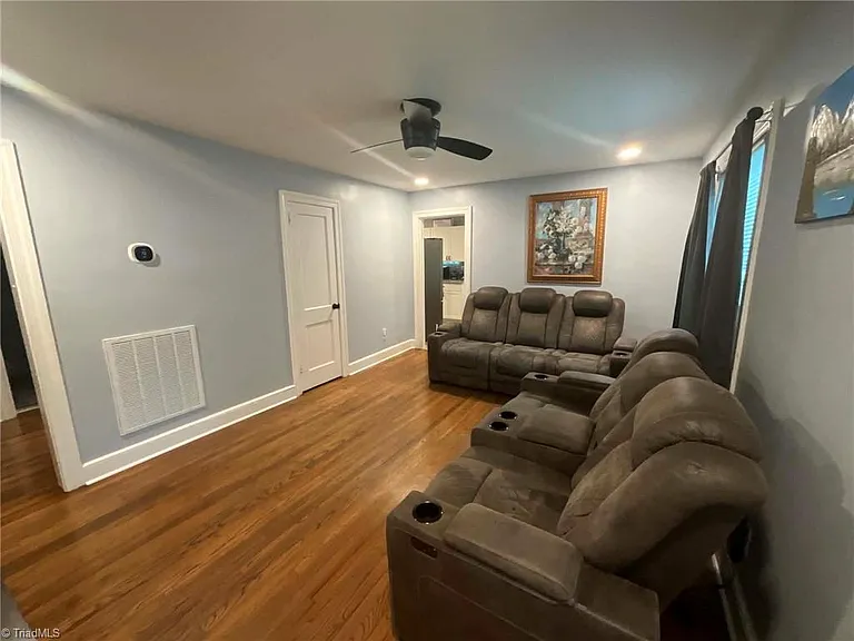 1712 N Mebane St — Photo 9