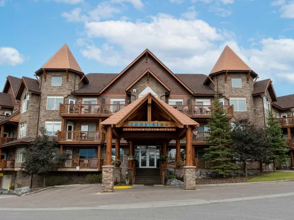 30 Lincoln Park #224, Canmore, AB T1W 3E9