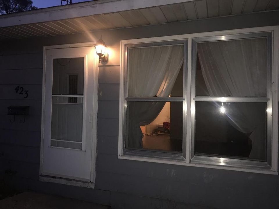 1st image of 423 Oak St #B