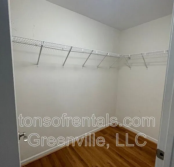 305 Scott St — Photo 17