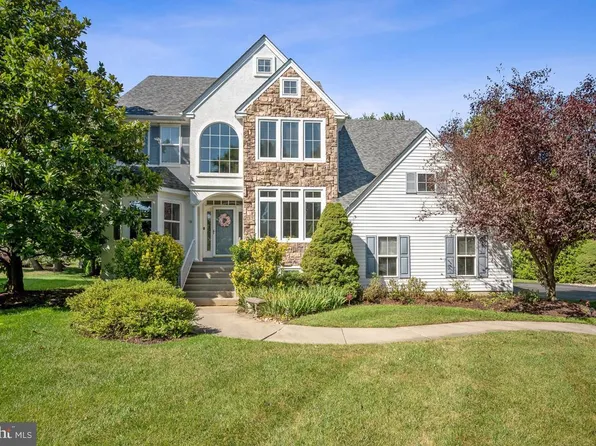 28 Emerson Dr, Cinnaminson, NJ 08077