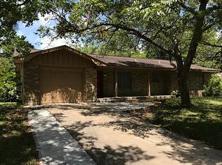1204 L J St, Brenham, TX 77833