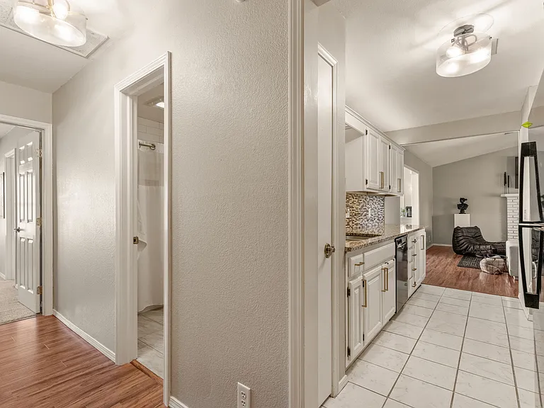 2909 W 61st Pl S — Photo 79